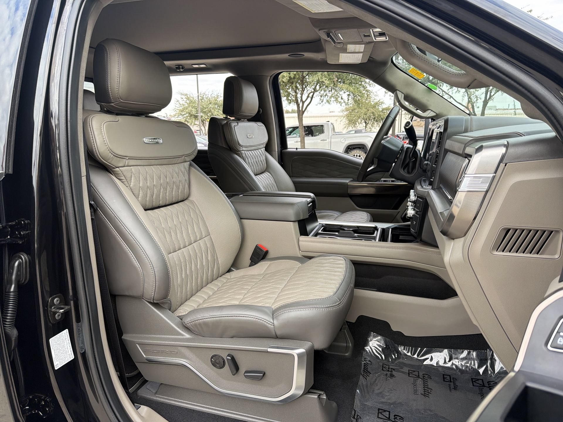 Used 2026 Ford F450 Platinum w/ Platinum Plus Package AWD/4WD image 25