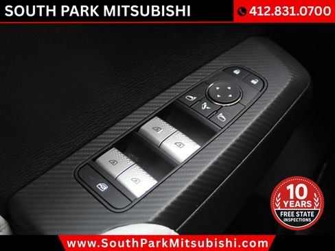Used 2025 Mitsubishi Outlander AWD image 26