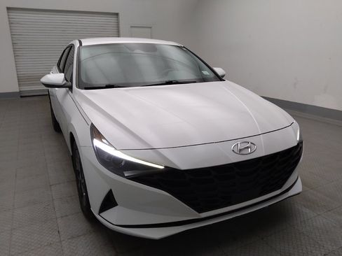 Used 2022 Hyundai Elantra SEL w/ Convenience Package FWD image 14