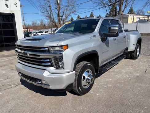 Used 2021 Chevrolet Silverado 3500 High Country image 4
