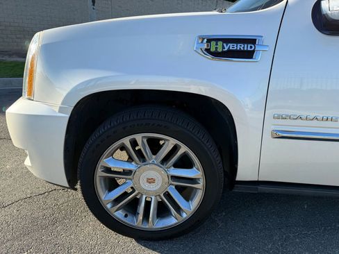 Used 2013 Cadillac Escalade Platinum image 11