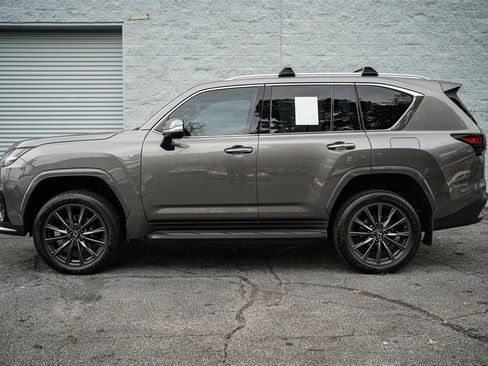 Used 2023 Lexus LX 600 F Sport w/ Accessory Package (Z1) image 9