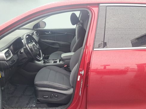Used 2018 Kia Sorento FWD image 10