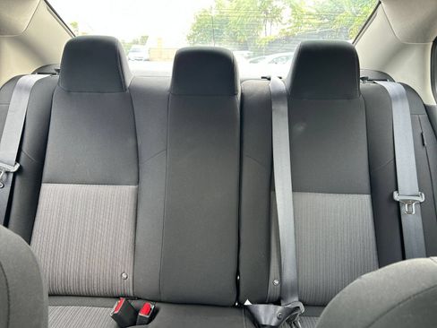 Used 2025 Nissan Sentra SV FWD image 33
