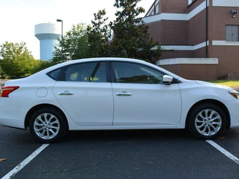Used 2019 Nissan Sentra SV FWD image 4