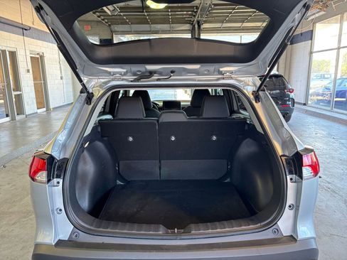 Used 2025 Toyota Corolla Cross LE image 30