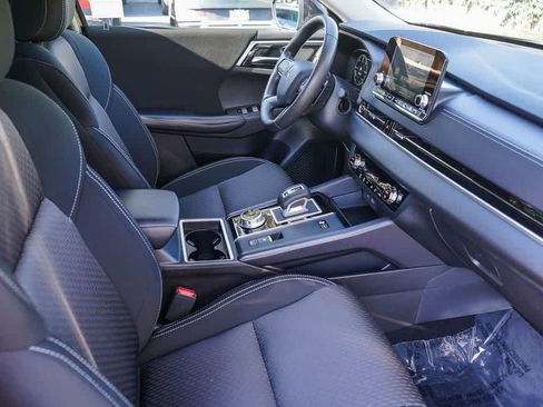 Used 2025 Mitsubishi Outlander ES AWD/4WD image 16