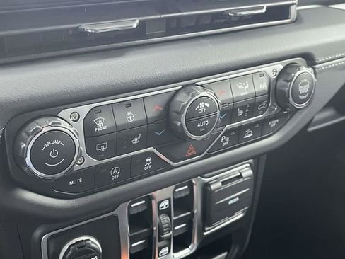 New 2025 Jeep Wrangler Sahara image 23