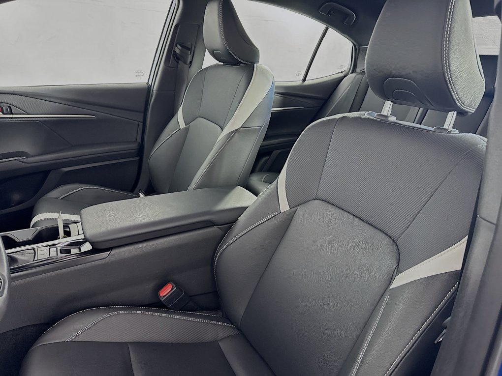 Used 2025 Toyota Camry SE FWD image 30