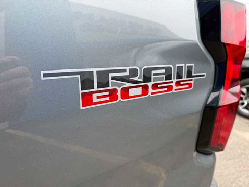 Used 2025 Chevrolet Colorado Trail Boss image 25