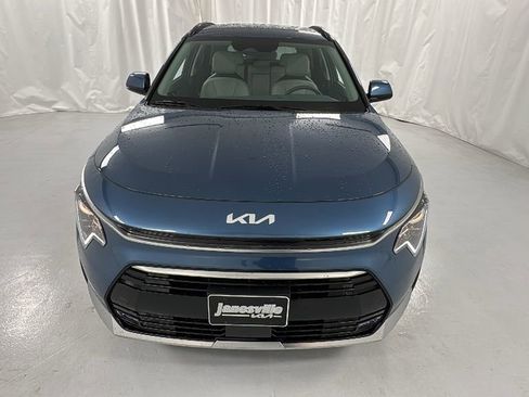New 2025 Kia Niro EX Touring image 8