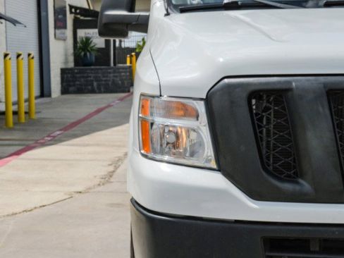 Used 2020 Nissan NV 3500 S image 40