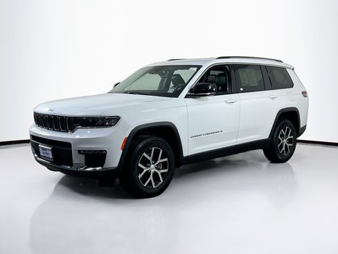 Used 2023 Jeep Grand Cherokee L Limited AWD/4WD image 1