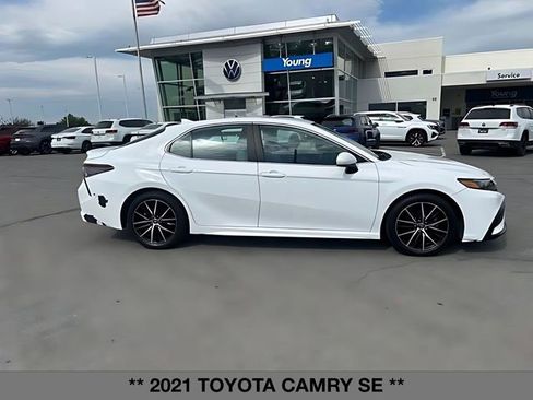 Used 2021 Toyota Camry SE FWD image 2