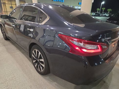 Used 2018 Nissan Altima 2.5 SV image 4