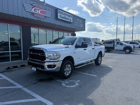 Used 2024 RAM 2500 Big Horn AWD/4WD image 1