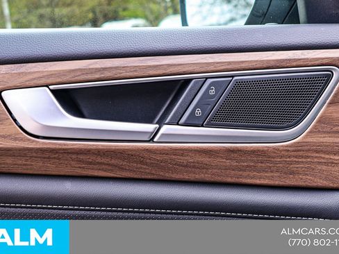 Used 2025 Volkswagen Atlas SE image 41