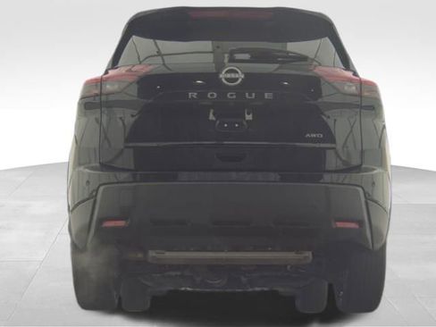 Used 2025 Nissan Rogue SV image 6