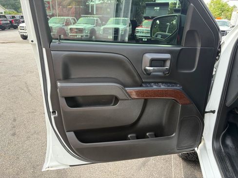Used 2017 GMC Sierra 1500 SLE w/ SLE Value Package AWD/4WD image 17