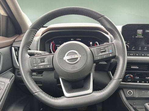 Certified 2023 Nissan Rogue Platinum AWD/4WD image 9