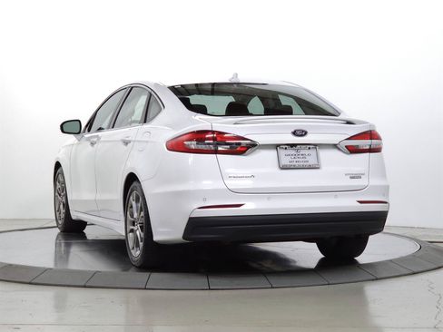Used 2020 Ford Fusion Titanium FWD image 5