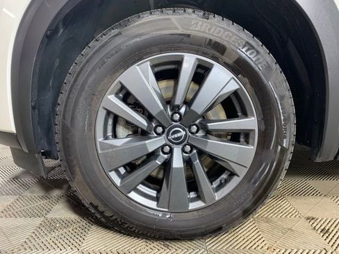 Used 2024 Nissan Pathfinder SV image 35