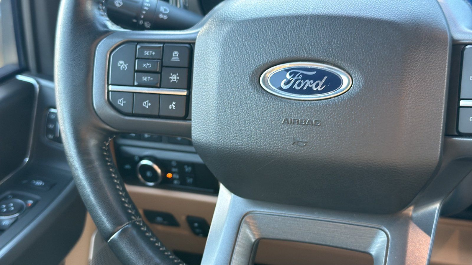 Certified 2024 Ford F350 Lariat w/ Lariat Ultimate Package AWD/4WD image 16