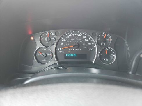 Used 2017 Chevrolet Express 2500 image 19