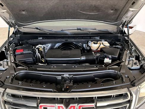 Used 2023 GMC Yukon AT4 AWD/4WD image 12