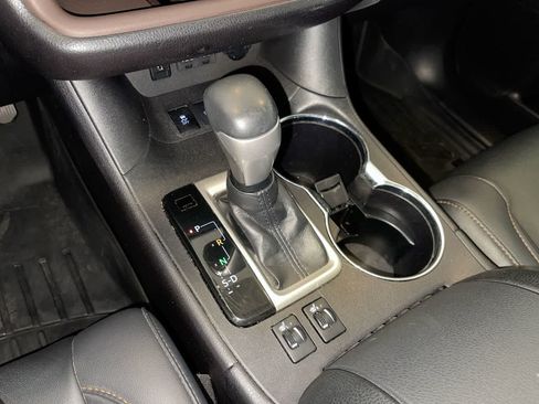 Certified 2019 Toyota Highlander XLE AWD/4WD image 20