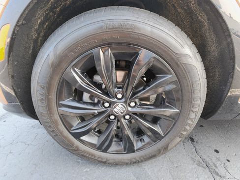 Used 2024 Buick Envista Sport Touring w/ Convenience I Package FWD image 10