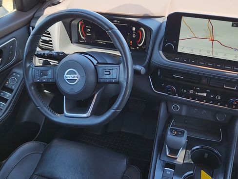 Used 2021 Nissan Rogue Platinum AWD/4WD image 5