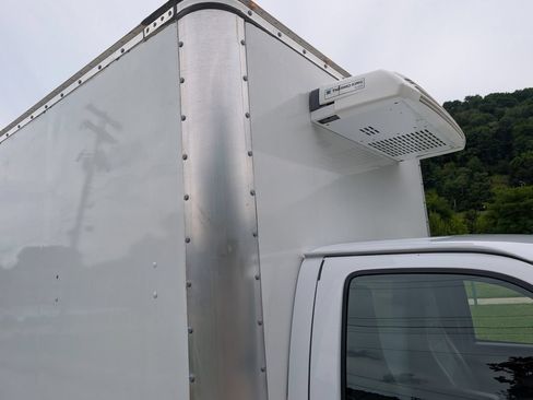 Used 2024 Chevrolet Express 3500 w/ Power Convenience Package RWD image 16