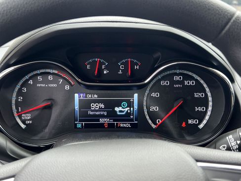 Used 2018 Chevrolet Cruze LT w/ Sun And Sound Package FWD image 19