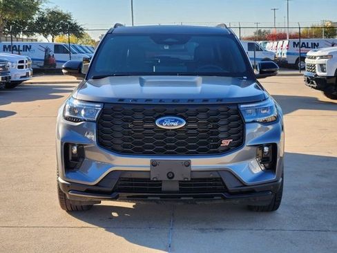Used 2025 Ford Explorer ST image 10