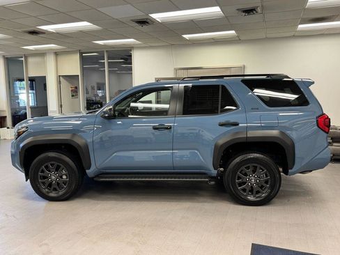 Used 2025 Toyota 4Runner SR5 image 25