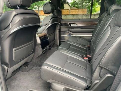 Used 2022 Jeep Grand Wagoneer Series I w/ Flexible Seating Group AWD/4WD image 16