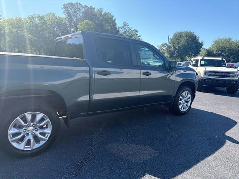 Used 2020 Chevrolet Silverado 1500 Custom w/ Custom Value Package RWD image 4