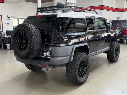 Used 2007 Toyota FJ Cruiser 4WD image 2