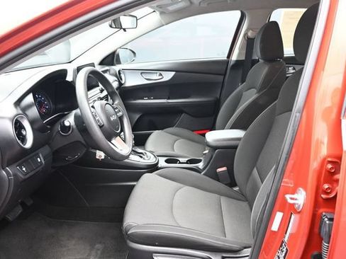 Used 2023 Kia Forte LXS FWD image 7