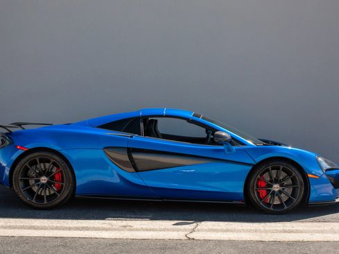 Used 2018 McLaren 570S Spider RWD image 8