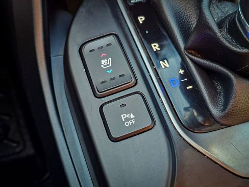 Used 2017 Hyundai Santa Fe SE w/ Cargo Package image 32