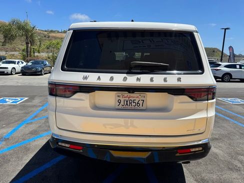 Certified 2024 Jeep Wagoneer L Series II image 4