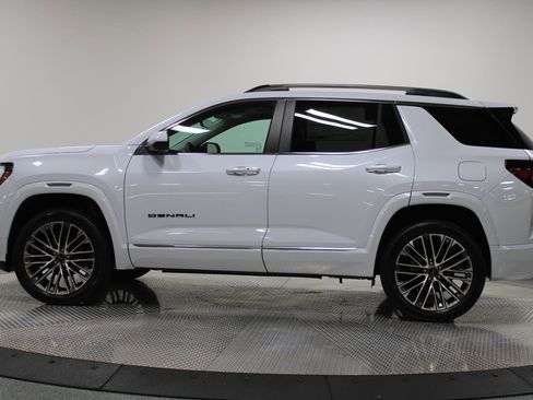 New 2026 GMC Terrain Denali w/ LPO, Black Badging Package image 7