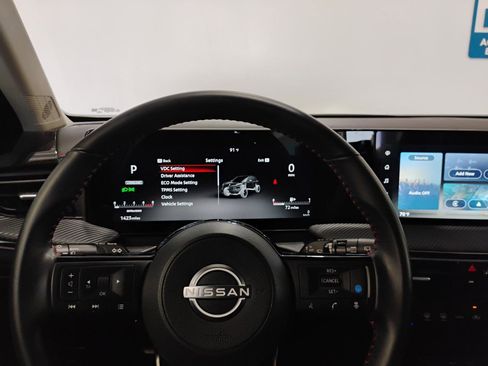 Used 2025 Nissan Kicks SR w/ Illumination Package image 16