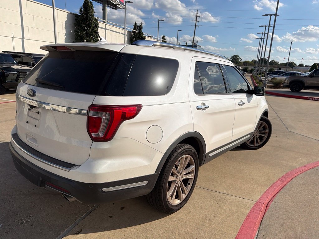 Used 2019 Ford Explorer Limited w/ Class III Trailer Tow Package FWD image 2