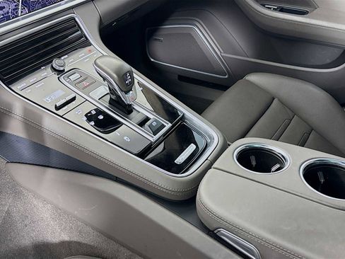 Used 2022 Porsche Panamera GTS image 21