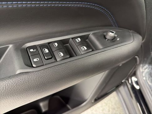 New 2026 Jeep Compass Latitude image 17