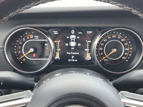 Used 2022 Jeep Gladiator Overland w/ Popular Equipment Package image 16