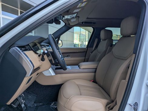 New 2026 Land Rover Range Rover SE image 17